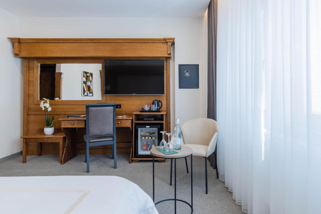 Hotel Afa Pristina Eksteriør bilde