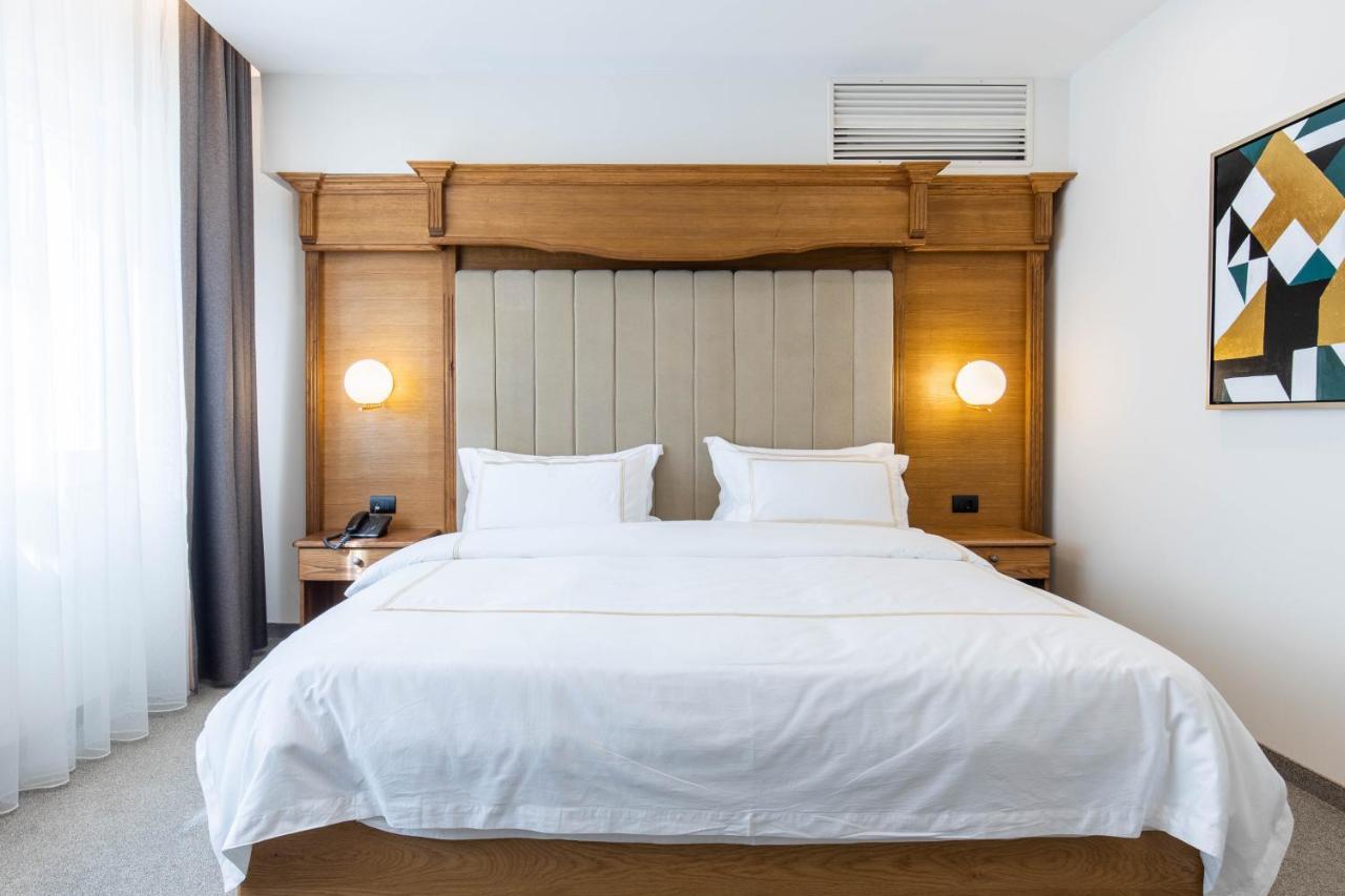 Hotel Afa Pristina Eksteriør bilde