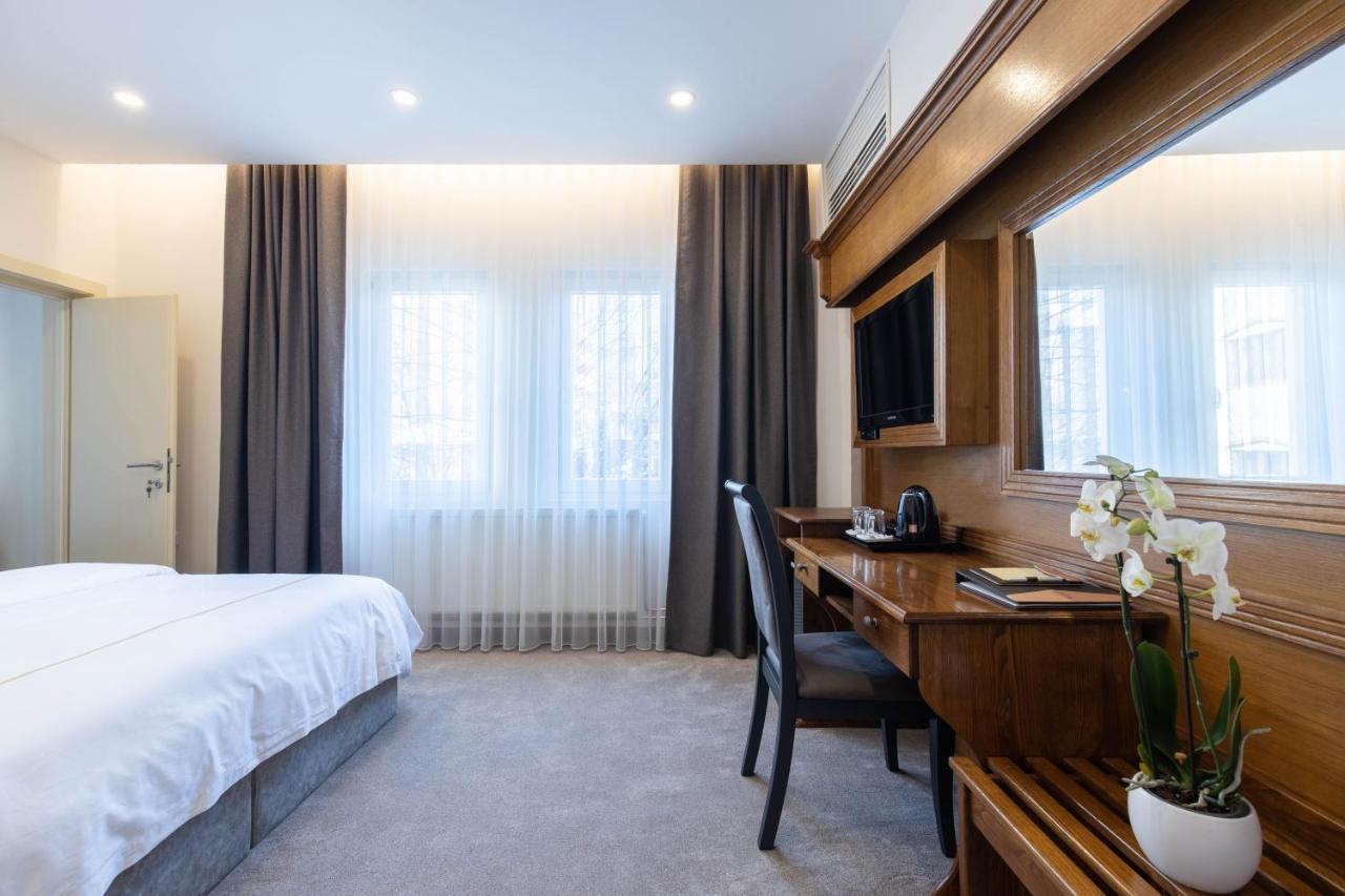 Hotel Afa Pristina Eksteriør bilde